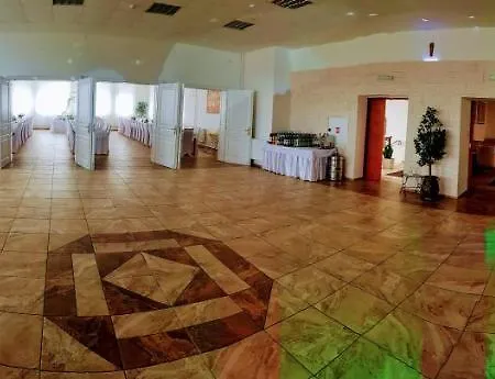 Agrohotel Tri Brezy 4* Hrustin