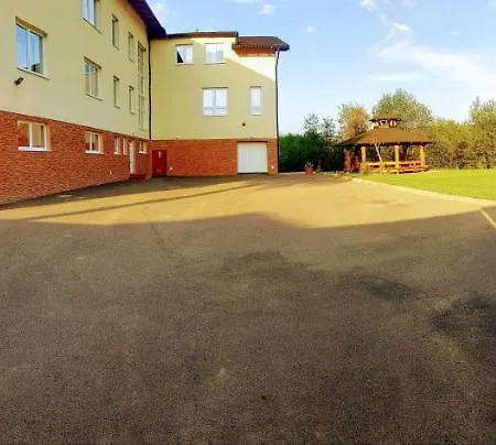 Agrohotel Tri Brezy 게스트하우스 4*