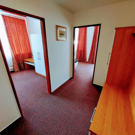 Agrohotel Tri Brezy 게스트하우스 Hrustin