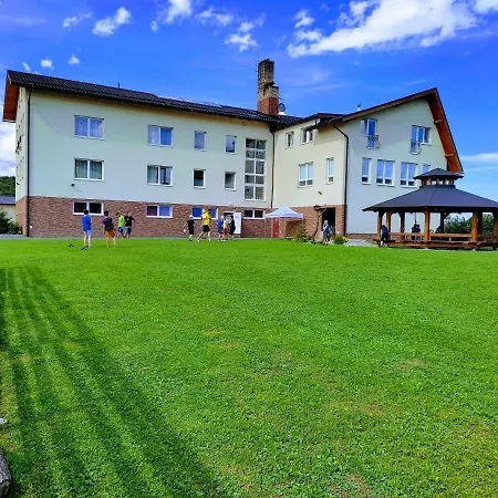 Pensión Agrohotel Tri Brezy 4*