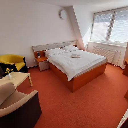 Agrohotel Tri Brezy Pensión 4*