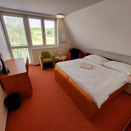 Agrohotel Tri Brezy Hrustin