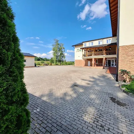 게스트하우스 Agrohotel Tri Brezy 4*