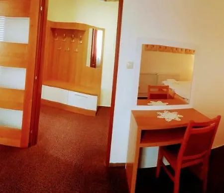 Agrohotel Tri Brezy 게스트하우스 4*