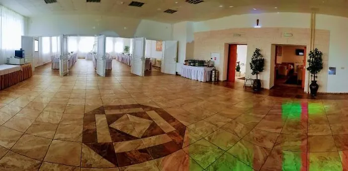 Agrohotel Tri Brezy 4* Hrustin