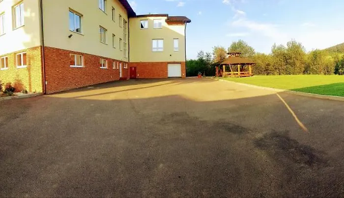 Agrohotel Tri Brezy 招待所 4*