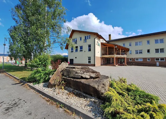 Agrohotel Tri Brezy 招待所 4*