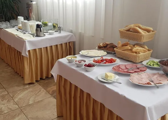 Agrohotel Tri Brezy 招待所 4*