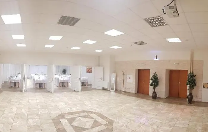 招待所 Agrohotel Tri Brezy